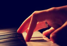 韩国羽毛球大师赛:昆拉武特和宫崎友花分别杀入半决赛.